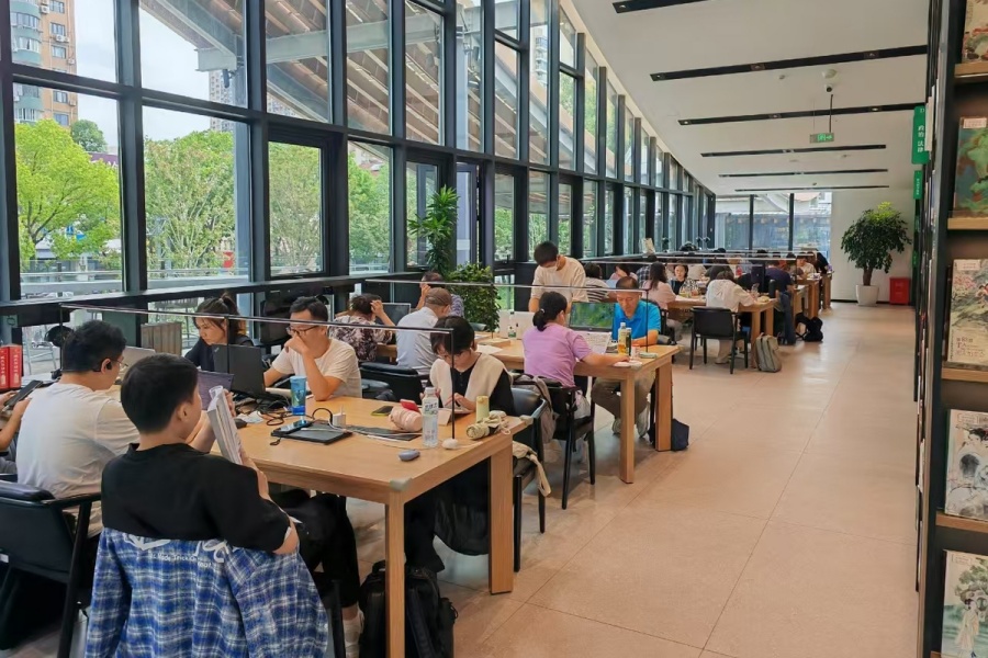 24-Hour Automated Public Libraries in Chinese Cities