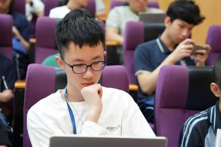 China's ‘Future Elon Musk’ Solves Daily Problems with AI